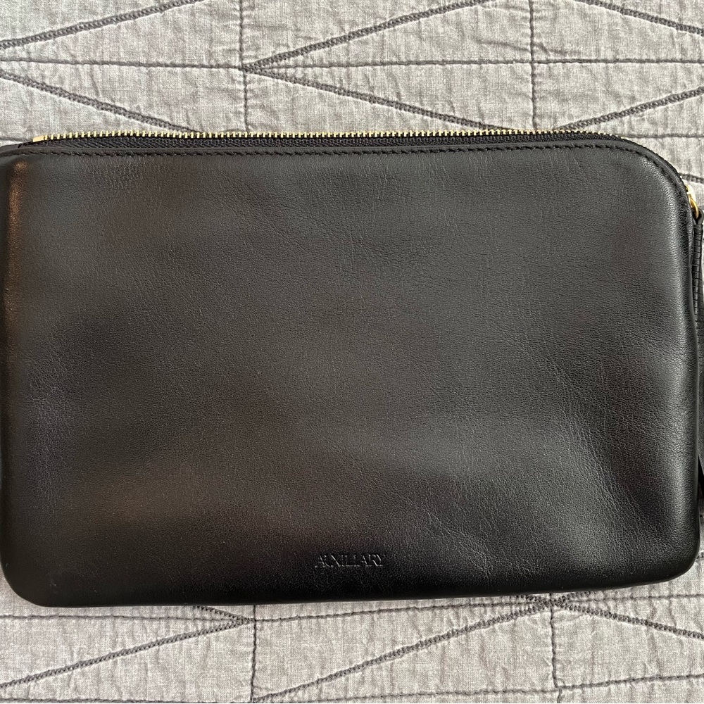 Auxiliary pouch-Aritzia Brand